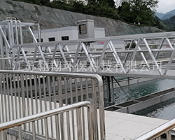 行車(chē)式刮吸泥機(jī)